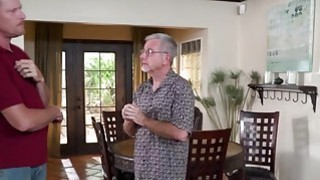 -zhifu-性感美女诱惑猛男跪舔操逼爽翻天